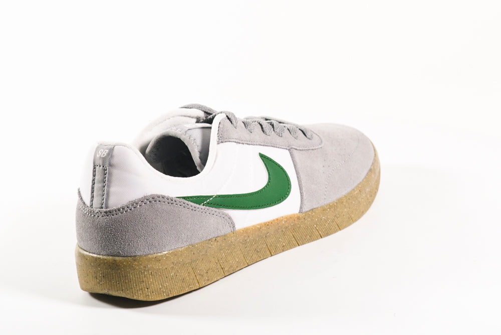 Nike sb team classic on sale gum